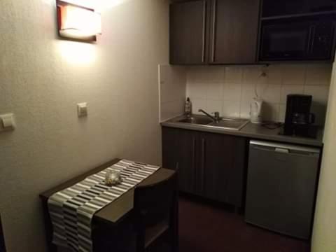 Studio Privatif Dans Hotel Residence Nimes Gare Exterior foto
